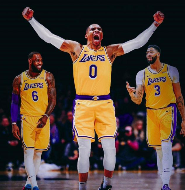 强调发球落 强调发球落